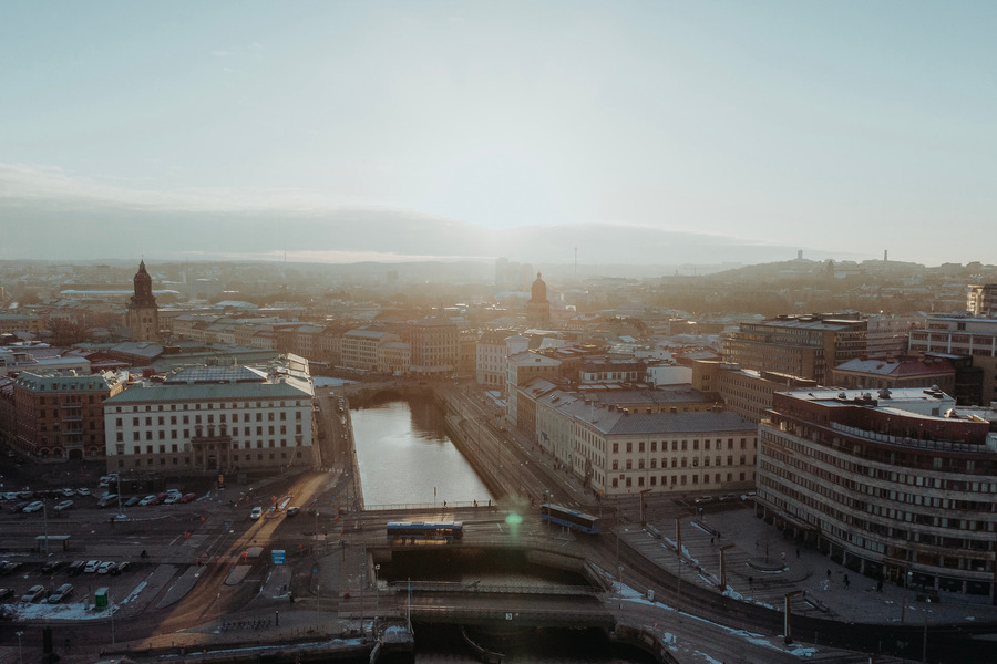 Stad sedd ovanifrån. 